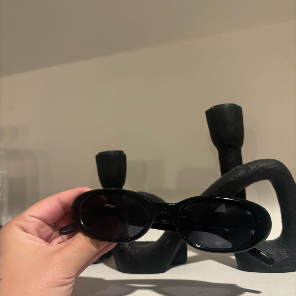 UO Urban Outfitters Essential Oval Sunglasses